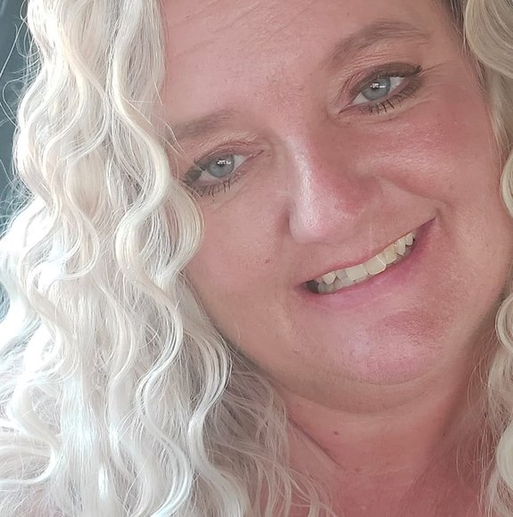 Meet your Posher, Lela - Picture 1 of 1